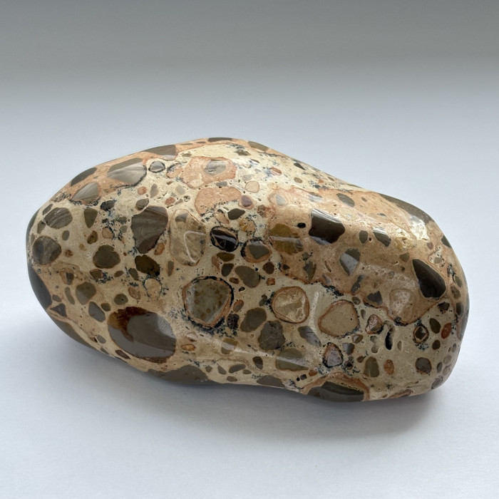 Jaspis sopečná brekcie minerální hmatka - jumbo Jaspis sopečná brekcie minerální hmatka - jumbo