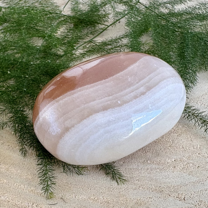 Kalcit oranžový minerální hmatka