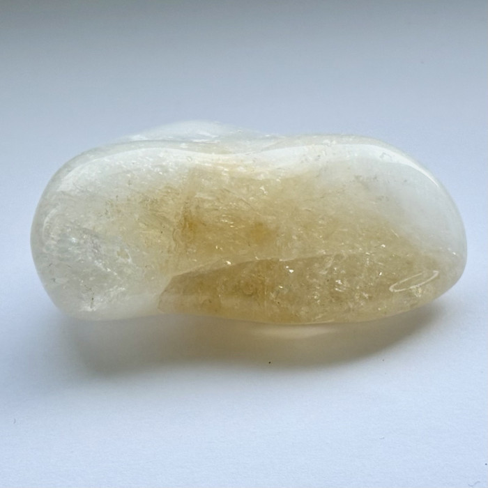 Citrín s křemenem minerální hmatka Citrín s křemenem minerální hmatka