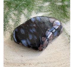 Liberit minerální hmatka