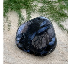 Liberit minerální hmatka