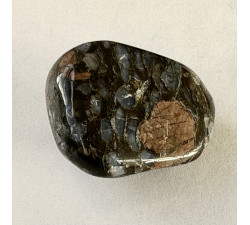 Liberit minerální hmatka