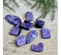 Čaroit minerální hmatka