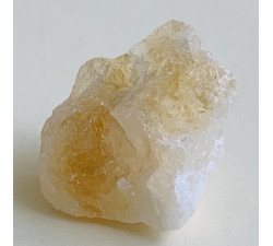 Citrín neopracovaný minerál