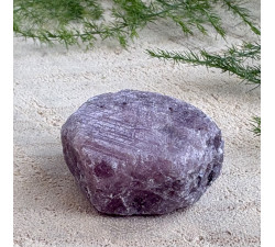 Rubín neopracovaný minerál