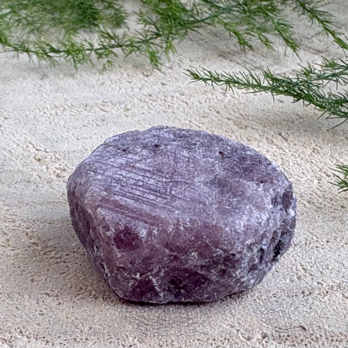 Rubín neopracovaný minerál