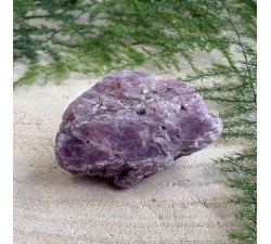 Rubín neopracovaný minerál