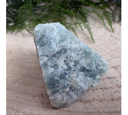 Akvamarín neopracovaný minerál