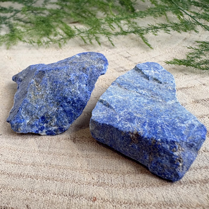 Lapis lazuli neopracovaný minerál