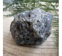 Labradorit neopracovaný minerál