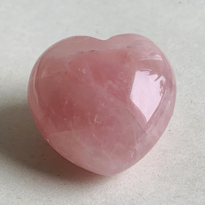 Růženín broušený minerál srdce