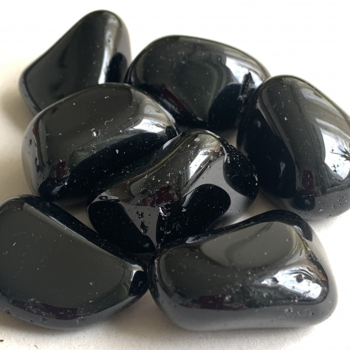Obsidián černý minerální hmatka