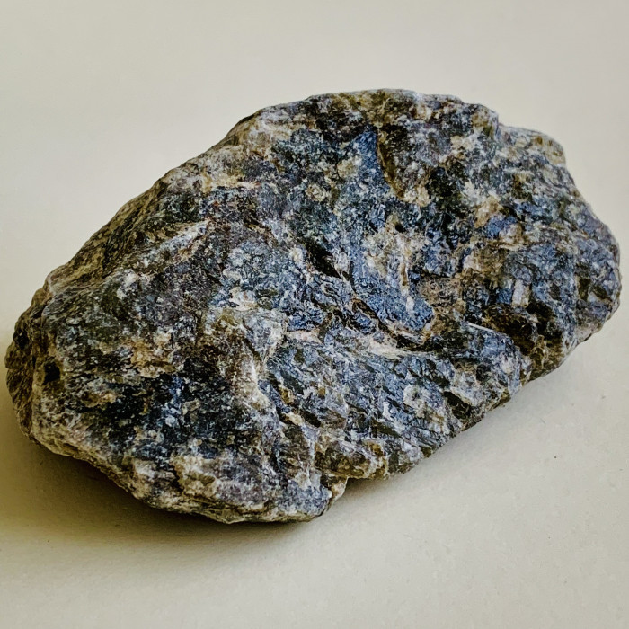 Labradorit Madagaskar neopracovaný minerál