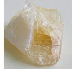 Citrín neopracovaný minerál