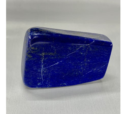Lapis lazuli broušený minerál