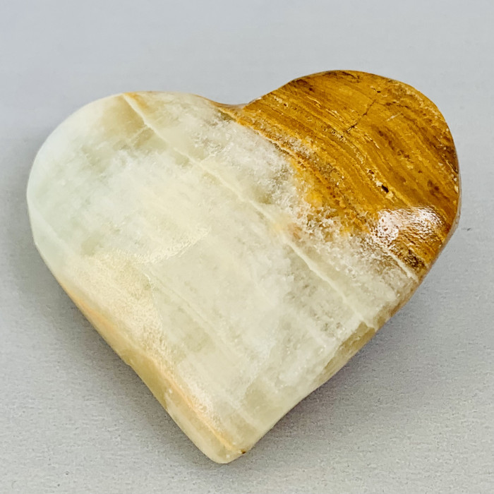 Aragonit broušený minerál střední srdce