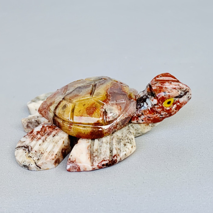 Želva  - broušený minerál